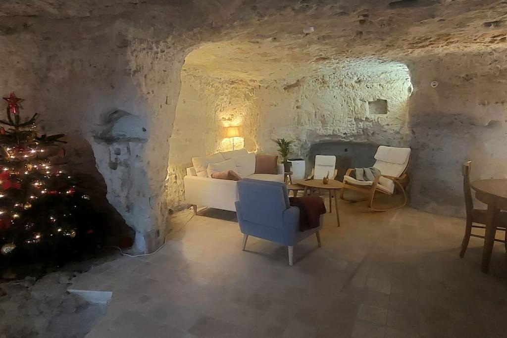 Troglo Entre Caves Et Chateaux Montlouis-sur-Loire Exterior photo